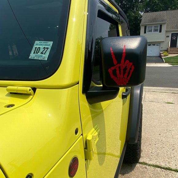 Meet your Posher, Stephanie - Picture 3 of 3